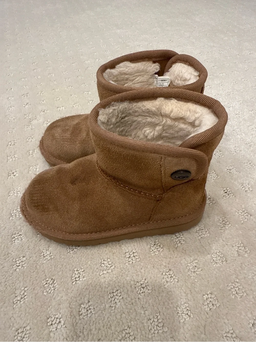 UGG Kids Classic Mini Bailey Button Chestnut Sheepskin Boots Size 9